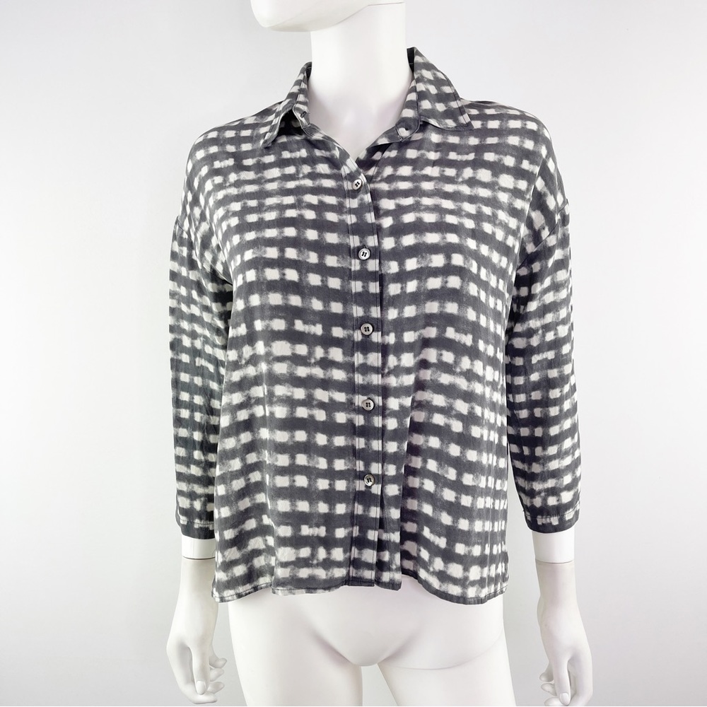 Theory Gray and White Patterned Button-Up Blouse